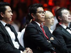 联想游戏手，乐竞体育直播，机，性能外观兼备